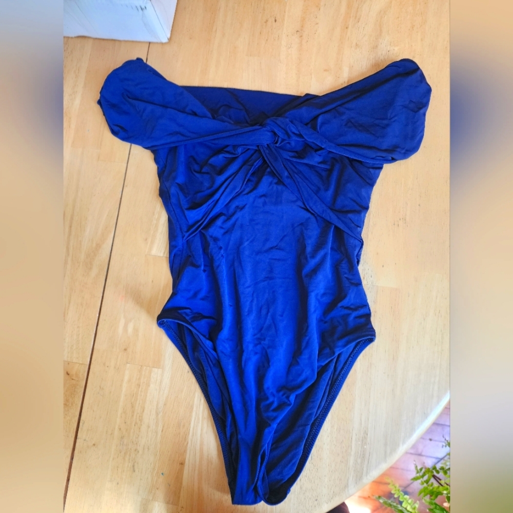 One piece swimsuit